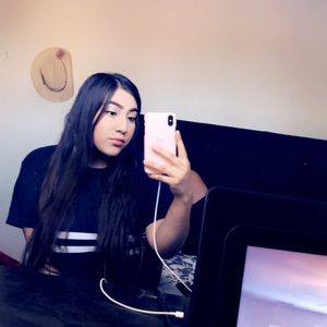 Meet your Posher, Monica